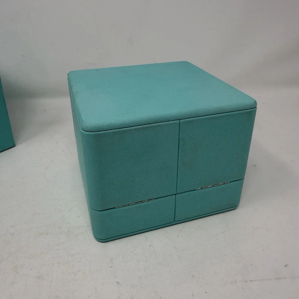 Tiffany & Co. ready ship